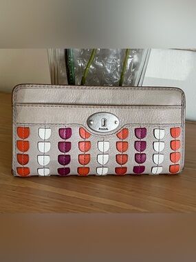 Fossil marlow patchwork leather wallet, used.